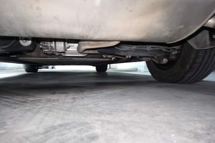 Used Denza D9 2022 DM-i 970 Four-Wheel Drive Prestige Model Chassis Rear