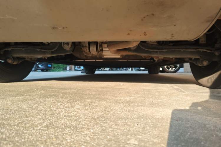 Used Denza D9 2022 DM-i 970 Four-Wheel Drive Prestige Model Chassis Rear