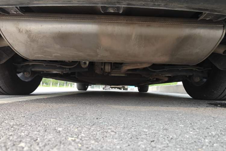 Used Denza D9 2022 DM-i 970 Four-Wheel Drive Prestige Model Chassis Rear