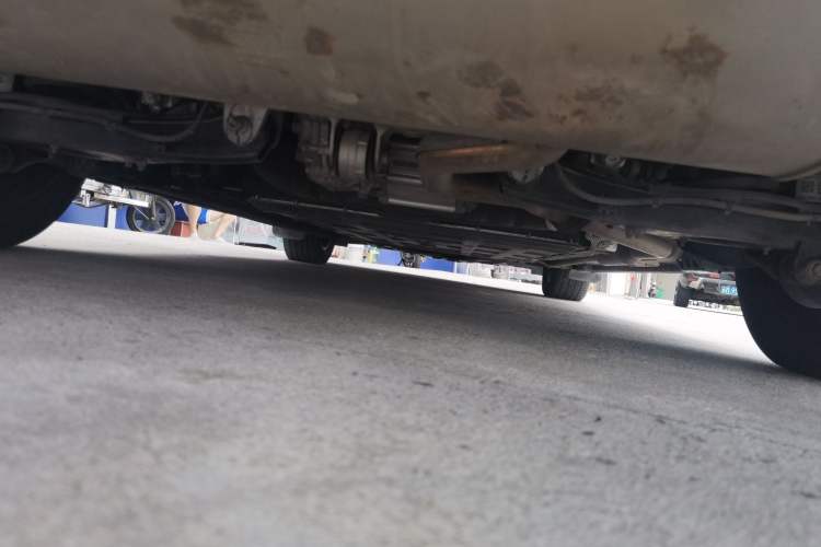 Used Denza D9 2022 DM-i 970 Four-Wheel Drive Flagship Model Chassis Rear