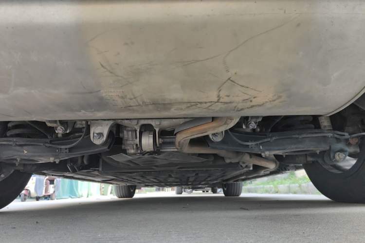 Used Denza D9 2022 DM-i 970 Four-Wheel Drive Prestige Model Chassis Rear