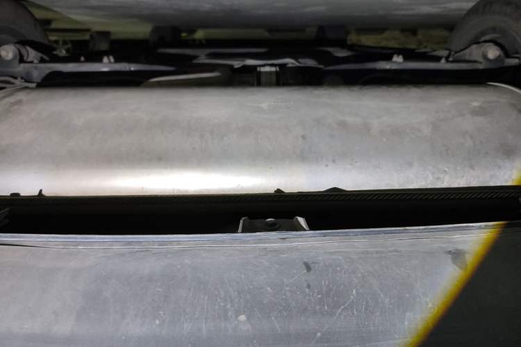 Used Denza D9 2022 DM-i 970 Four-Wheel Drive Flagship Model Chassis Rear