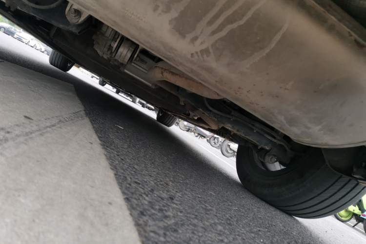 Used Denza D9 2022 DM-i 970 Four-Wheel Drive Flagship Model Chassis Rear