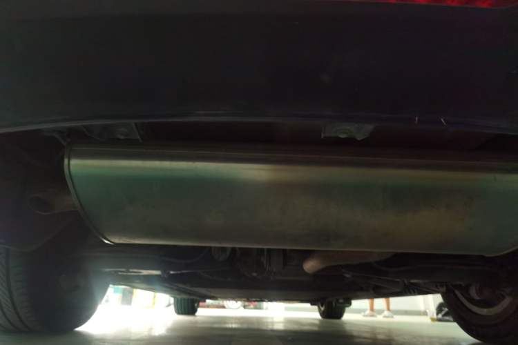 Used Denza D9 2022 DM-i 970 Four-Wheel Drive Flagship Model Chassis Rear