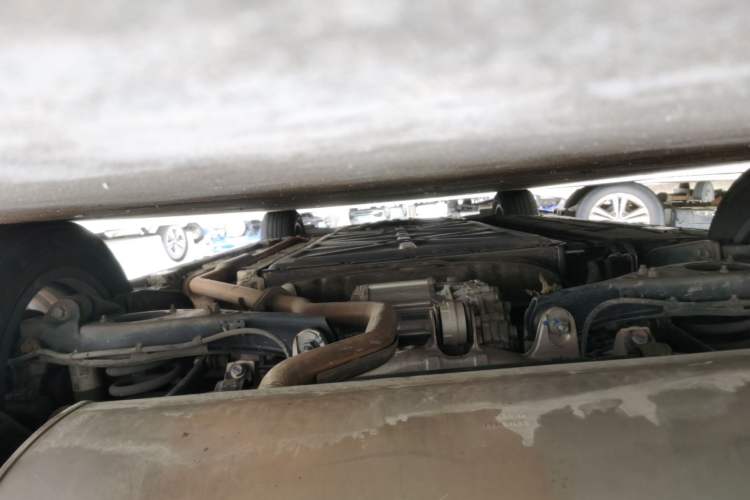 Used Denza D9 2022 DM-i 970 Four-Wheel Drive Flagship Model Chassis Rear