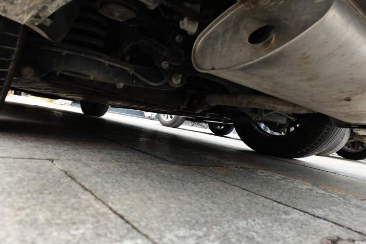 Used Denza D9 2022 DM-i 1040 Prestige Model Chassis Rear Left