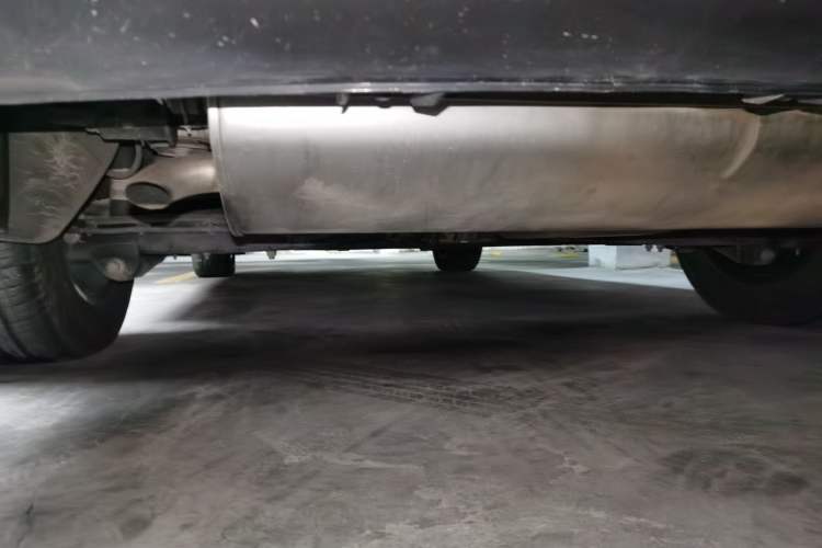 Used Denza D9 2022 DM-i 970 Four-Wheel Drive Prestige Model Chassis Rear Left