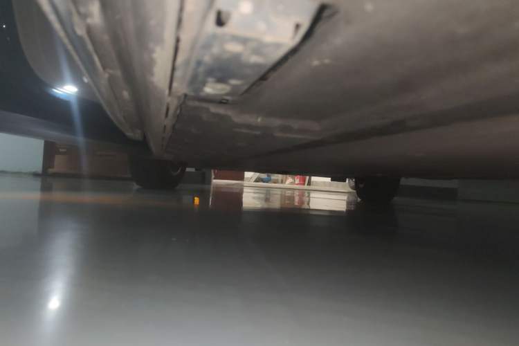 Used Denza D9 2022 DM-i 970 Four-Wheel Drive Flagship Model Chassis Rear Left