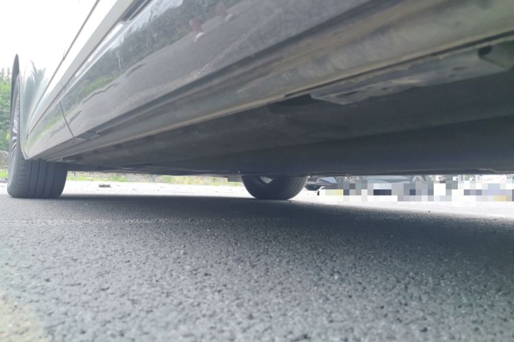 Used Denza D9 2022 DM-i 1040 Prestige Model Chassis Rear Left