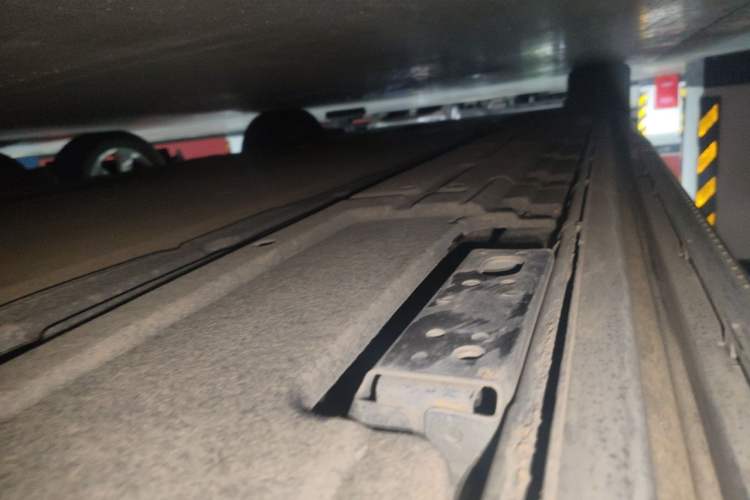 Used Denza D9 2022 DM-i 1040 Prestige Model Chassis Rear Left