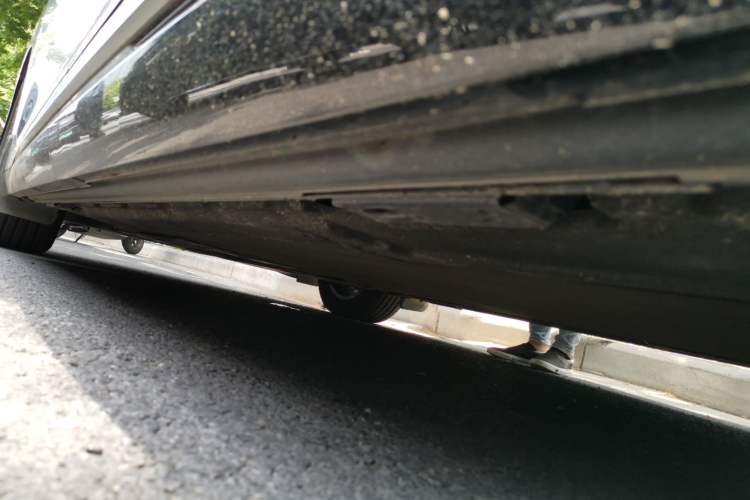 Used Denza D9 2022 DM-i 970 Four-Wheel Drive Flagship Model Chassis Rear Left