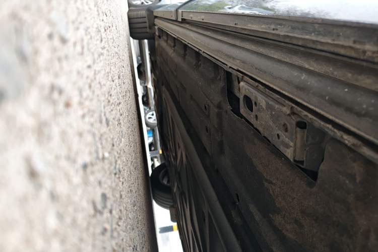 Used Denza D9 2022 DM-i 970 Four-Wheel Drive Flagship Model Chassis Rear Left