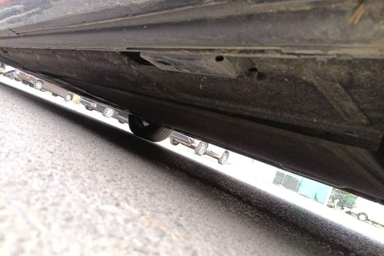 Used Denza D9 2022 DM-i 1040 Prestige Model Chassis Rear Left