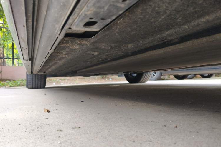 Used Denza D9 2022 DM-i 1040 Prestige Model Chassis Rear Left