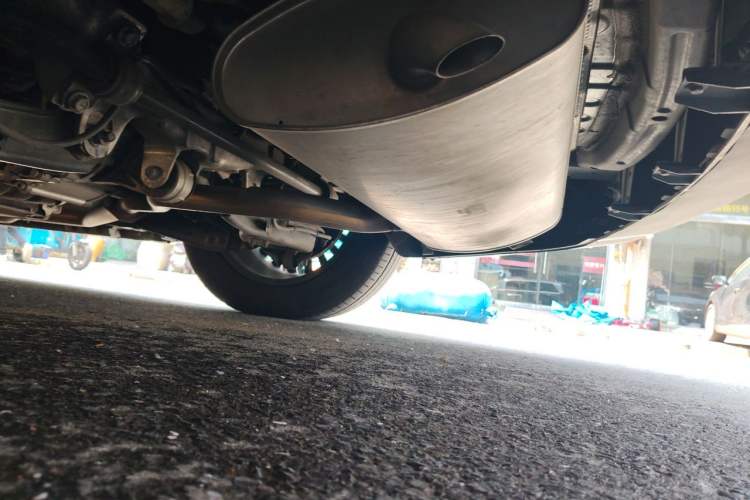 Used Denza D9 2022 DM-i 970 Four-Wheel Drive Flagship Model Chassis Rear Left