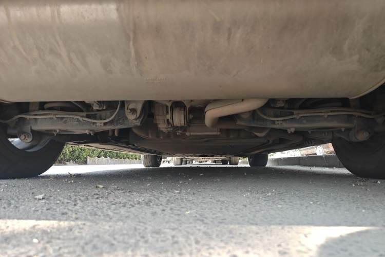 Used Denza D9 2022 DM-i 970 Four-Wheel Drive Prestige Model Chassis Rear