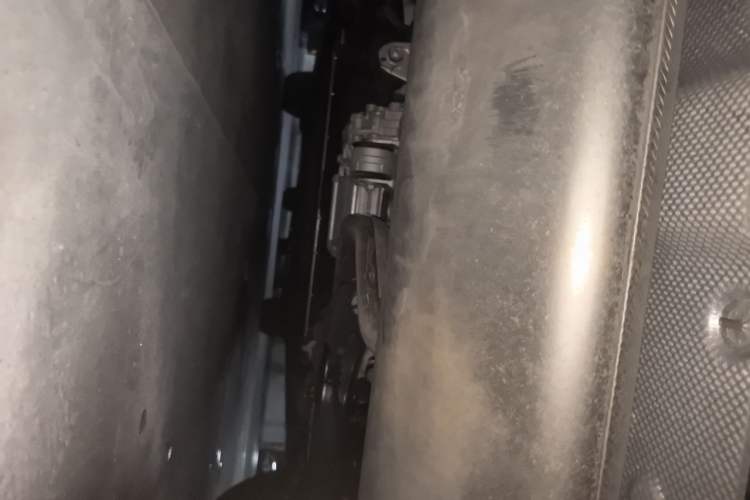 Used Denza D9 2022 DM-i 970 Four-Wheel Drive Prestige Model Chassis Rear