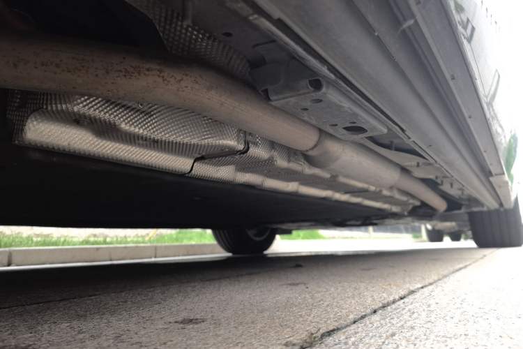 Used Denza D9 2022 DM-i 970 Four-Wheel Drive Flagship Model Chassis Rear Right