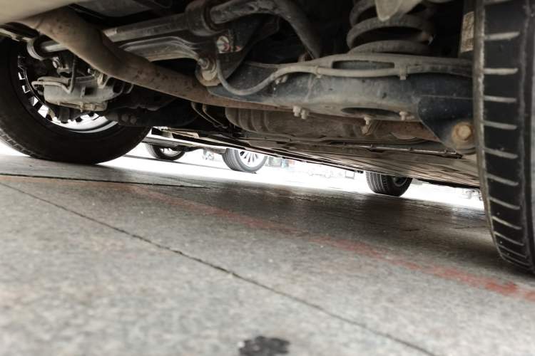 Used Denza D9 2022 DM-i 1040 Prestige Model Chassis Rear Right