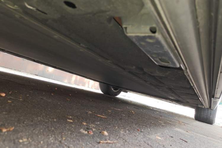 Used Denza D9 2022 EV 620 Prestige Model Chassis Rear Right
