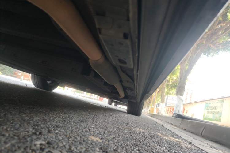 Used Denza D9 2022 DM-i 945 Luxury Model Chassis Rear Right