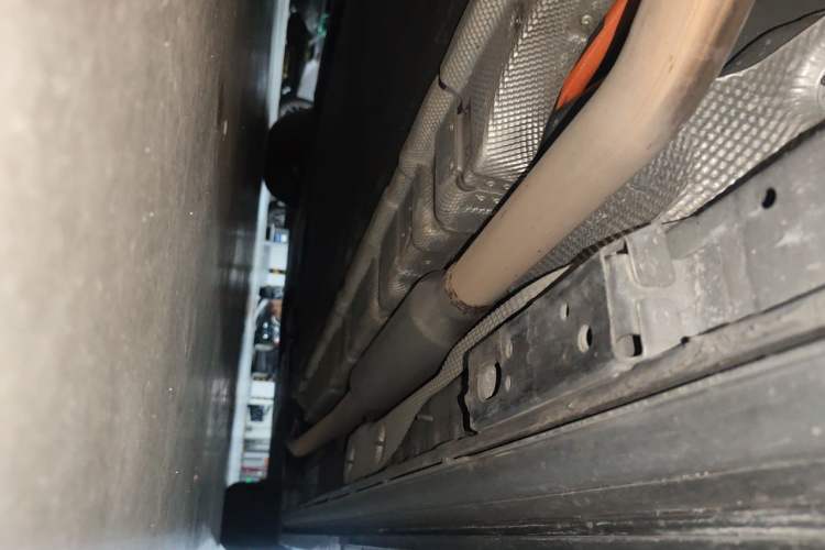 Used Denza D9 2022 DM-i 970 Four-Wheel Drive Flagship Model Chassis Rear Right