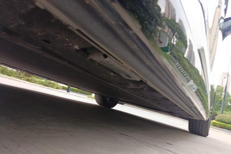 Used Denza D9 2022 EV 620 Prestige Model Chassis Rear Right