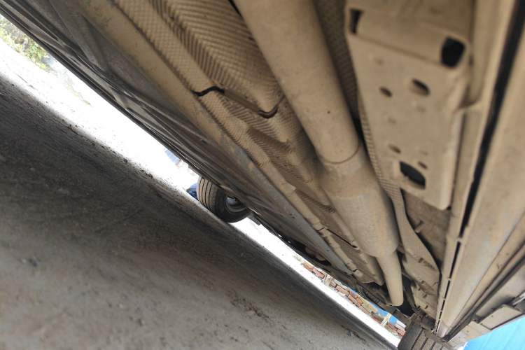 Used Denza D9 2022 DM-i 1040 Prestige Model Chassis Rear Right