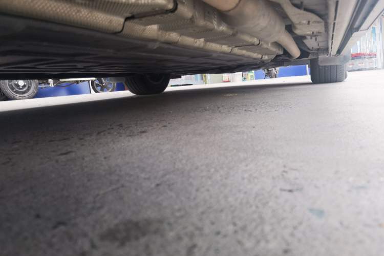 Used Denza D9 2022 DM-i 970 Four-Wheel Drive Flagship Model Chassis Rear Right