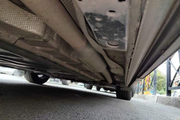Used Denza D9 2022 DM-i 970 Four-Wheel Drive Flagship Model Chassis Rear Right