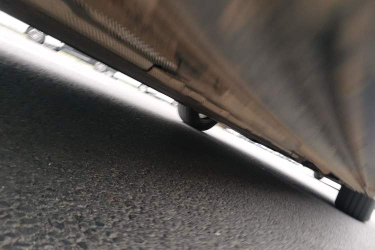 Used Denza D9 2022 DM-i 970 Four-Wheel Drive Flagship Model Chassis Rear Right