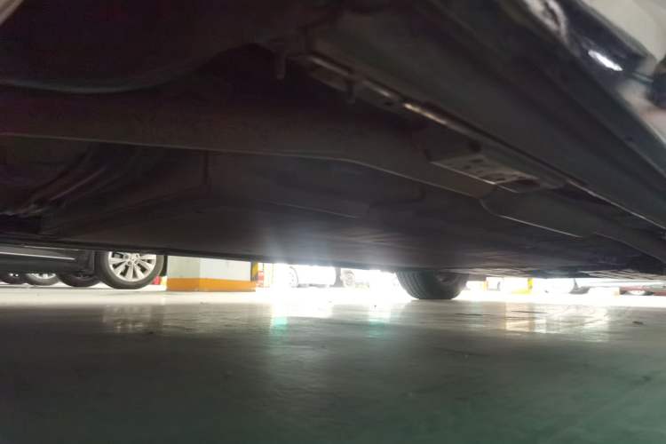 Used Denza D9 2022 DM-i 970 Four-Wheel Drive Flagship Model Chassis Rear Right