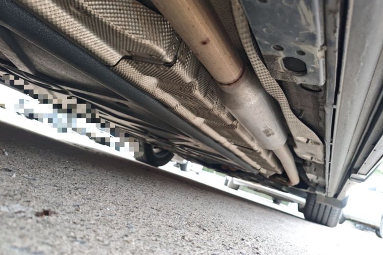 Used Denza D9 2022 DM-i 970 Four-Wheel Drive Flagship Model Chassis Rear Right