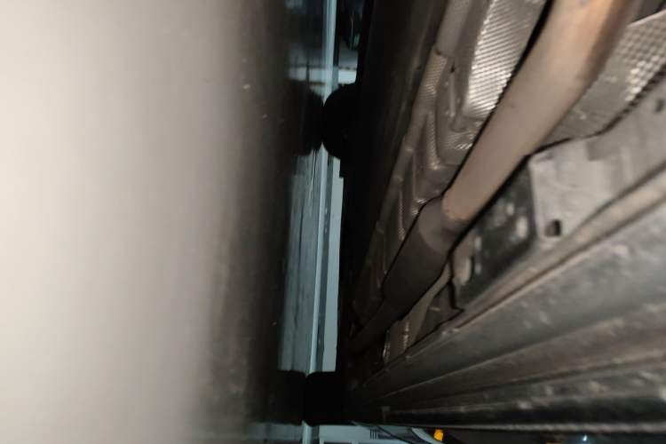 Used Denza D9 2022 DM-i 970 Four-Wheel Drive Flagship Model Chassis Rear Right