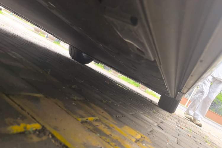 Used Denza D9 2022 EV 600 Four-Wheel Drive Flagship Model Chassis Rear Right