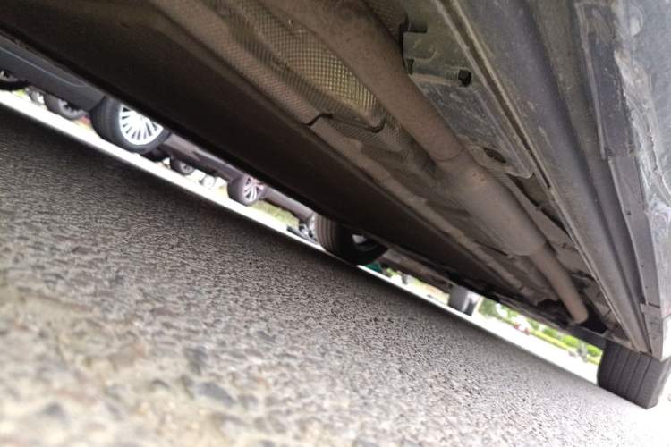 Used Denza D9 2022 DM-i 1040 Prestige Model Chassis Rear Right