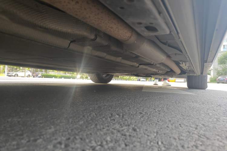 Used Denza D9 2022 DM-i 970 Four-Wheel Drive Flagship Model Chassis Rear Right