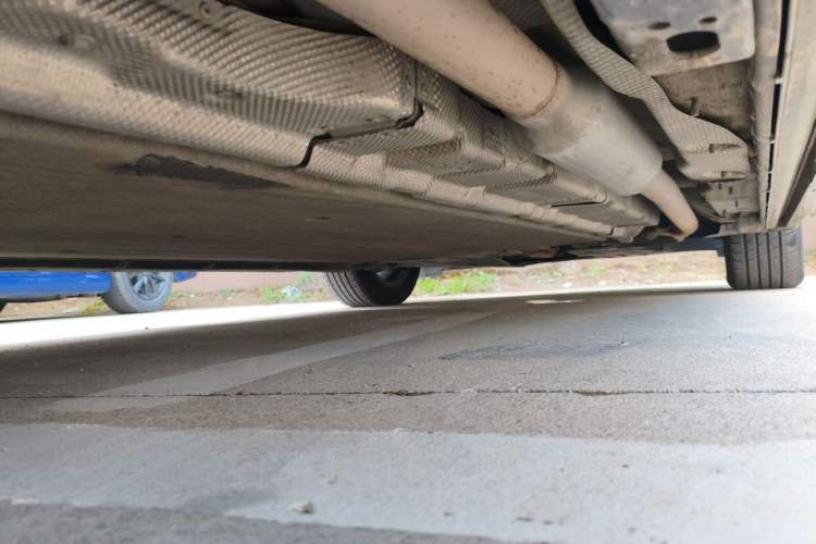 Used Denza D9 2022 DM-i 1040 Prestige Model Chassis Rear Right