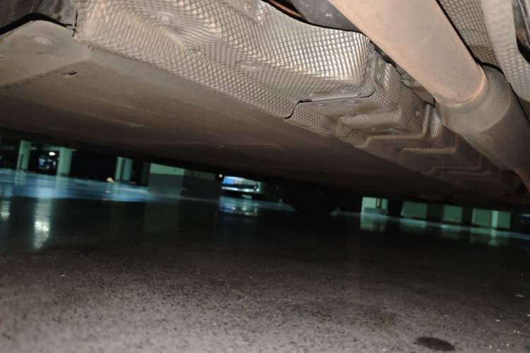 Used Denza D9 2022 DM-i 970 Four-Wheel Drive Prestige Model Chassis Rear Right