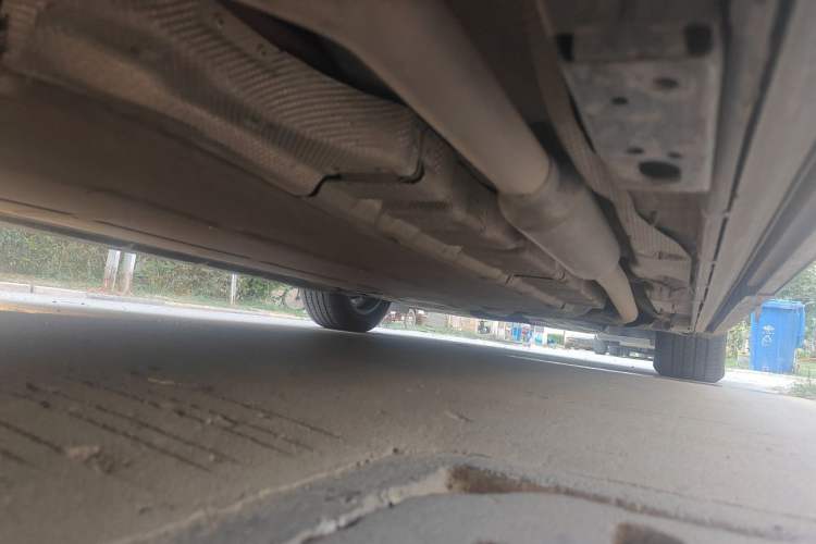 Used Denza D9 2022 DM-i 970 Four-Wheel Drive Prestige Model Chassis Rear Right