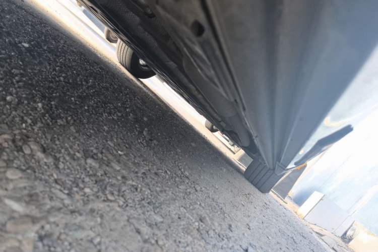 Used Denza D9 2022 DM-i 970 Four-Wheel Drive Prestige Model Chassis Rear Right