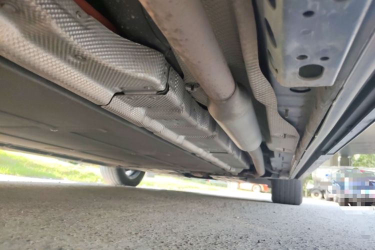 Used Denza D9 2022 DM-i 970 Four-Wheel Drive Flagship Model Chassis Rear Right
