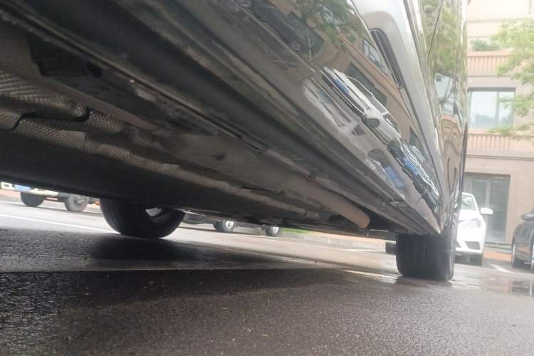 Used Denza D9 2022 DM-i 970 Four-Wheel Drive Prestige Model Chassis Rear Right