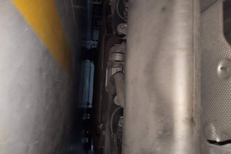 Used Denza D9 2022 DM-i 970 Four-Wheel Drive Prestige Model Chassis Rear