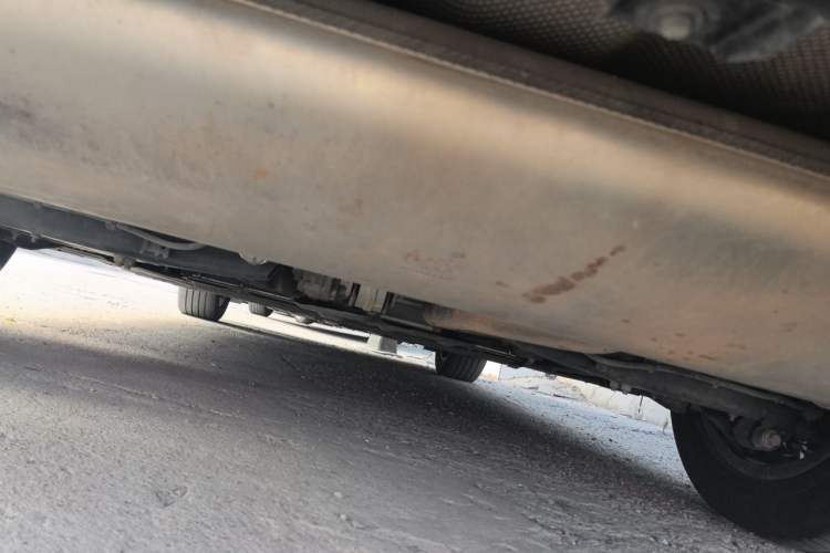 Used Denza D9 2022 DM-i 970 Four-Wheel Drive Prestige Model Chassis Rear