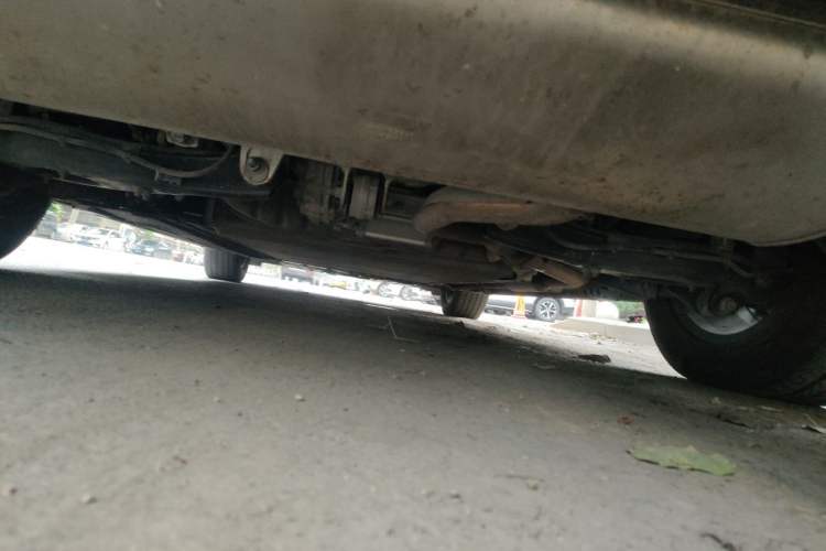 Used Denza D9 2022 DM-i 970 Four-Wheel Drive Prestige Model Chassis Rear