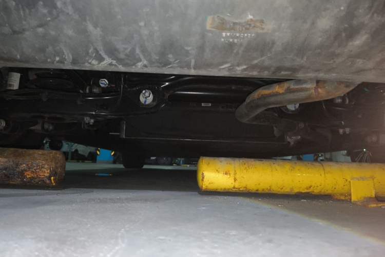 Used Denza D9 2022 DM-i 1040 Prestige Model Chassis Rear