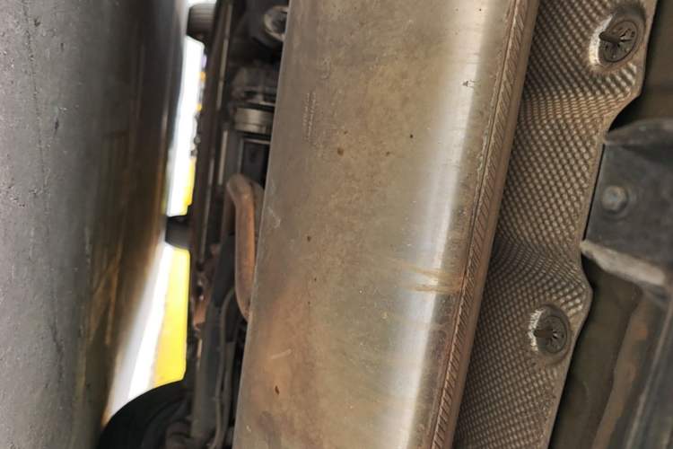 Used Denza D9 2022 DM-i 970 Four-Wheel Drive Flagship Model Chassis Rear