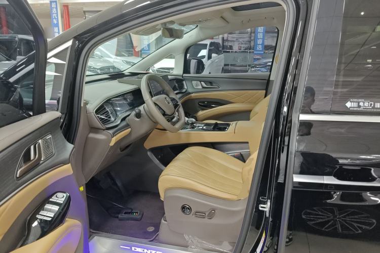 Used Denza D9 2022 DM-i 970 Four-Wheel Drive Prestige Model Driver Seat