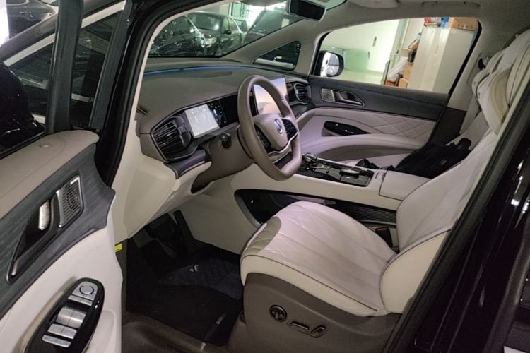 Used Denza D9 2022 DM-i 970 Four-Wheel Drive Flagship Model Driver Seat
